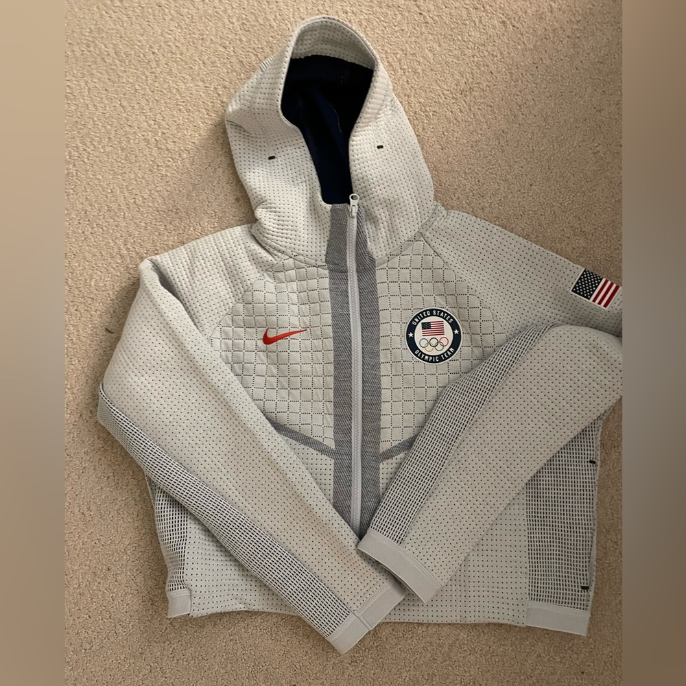 NWOT Nike OLYMPIC Cropped Hoddie